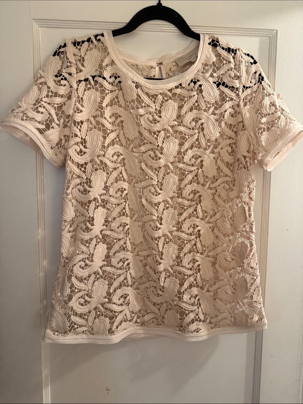 LOFT Cream Lace Short Sleeve Tee size M